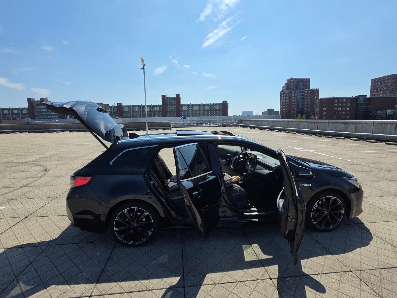 Foto 10 van Toyota Corolla TS GR Sport business Hybrid 2.0L FULL OPTION
