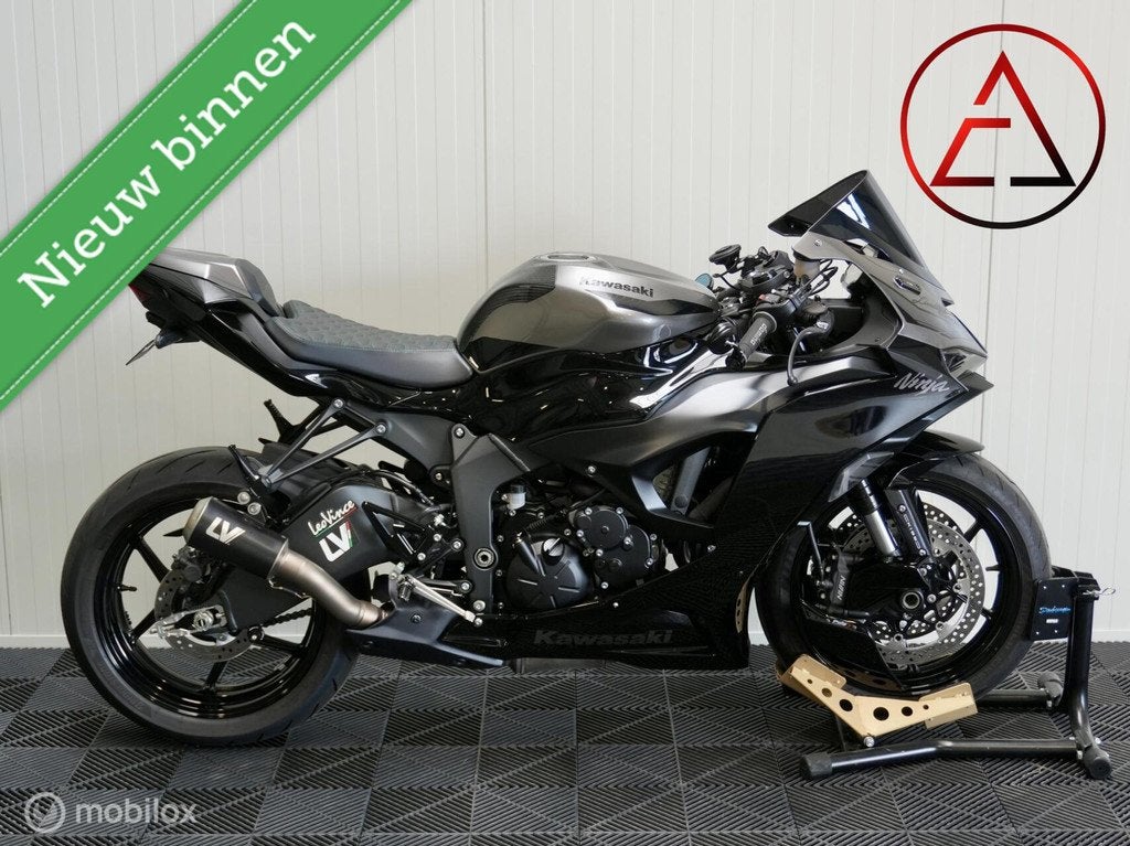 Kawasaki ZX-6R 2024 - LeoVince uitlaat + Puig pakket, 636 cc, Bedrijf, Meer dan 35 kW, 3225LD