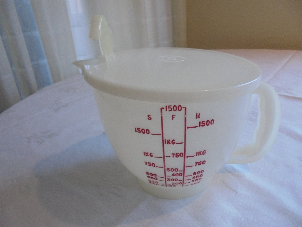 tupperware maatkan met handvat en deksel, Ophalen of Verzenden, Gebruikt, Wit, Beker of Kan