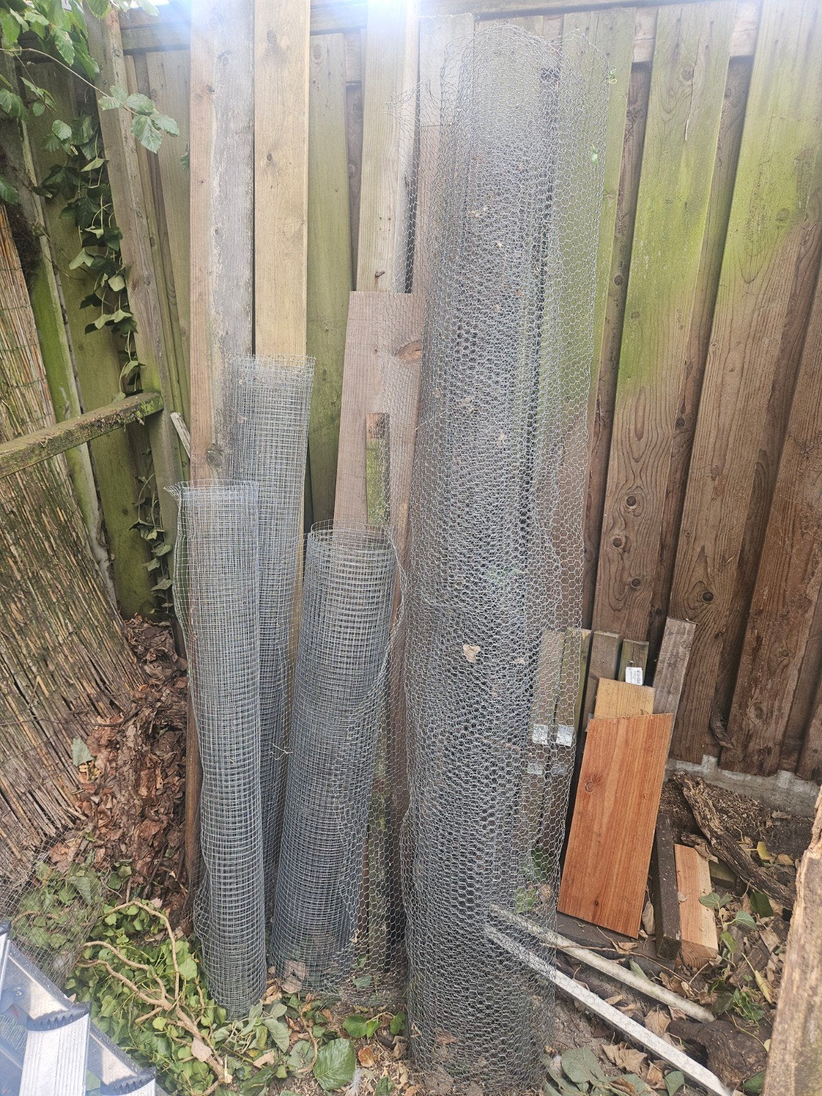 vollière- en kippengaas gratis af te halen, Ophalen, 6 meter of meer, IJzer, 1 tot 2 meter