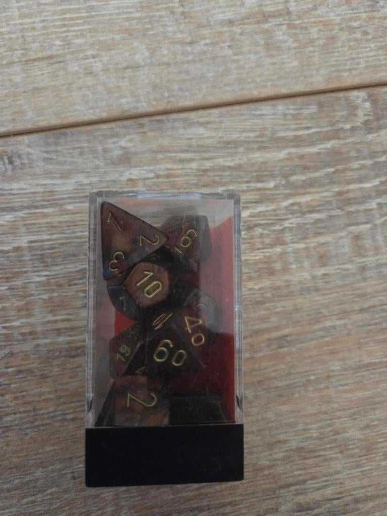 Dungeons & Dragons Dice set CHX 27419 Scarab Blue Blood/Gold, Vijf spelers of meer, Zo goed als nieuw, Reisspel, Ophalen