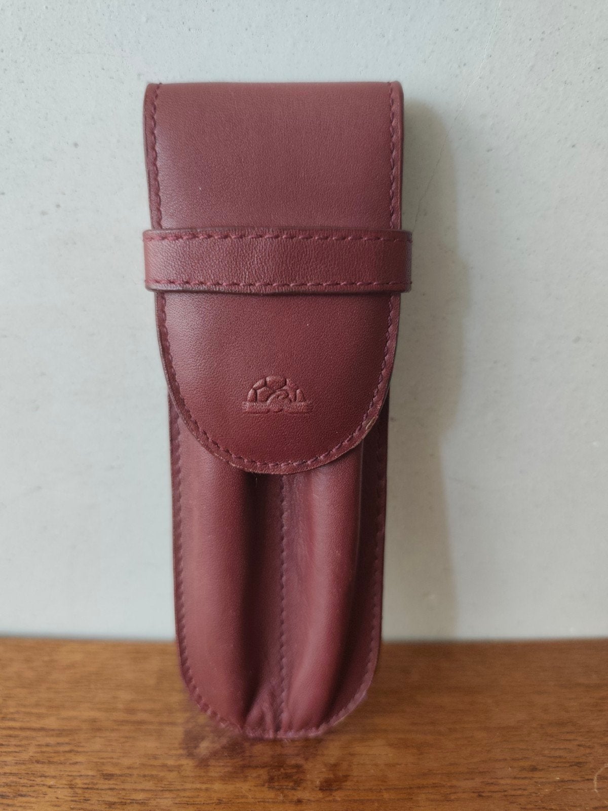 Green by Tony Perotti burgundy/bordeauxrood leren penetui, Ophalen of Verzenden, Zo goed als nieuw