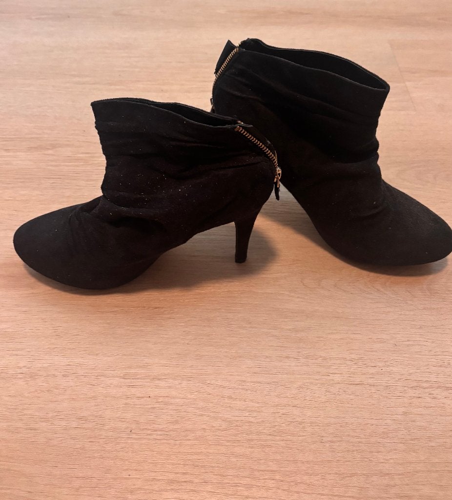 Emilio Luca High-Heeled Ankle Boots — Size 41 — €35.99, Kleding | Dames, Schoenen, Ophalen of Verzenden, Nieuw, Zwart
