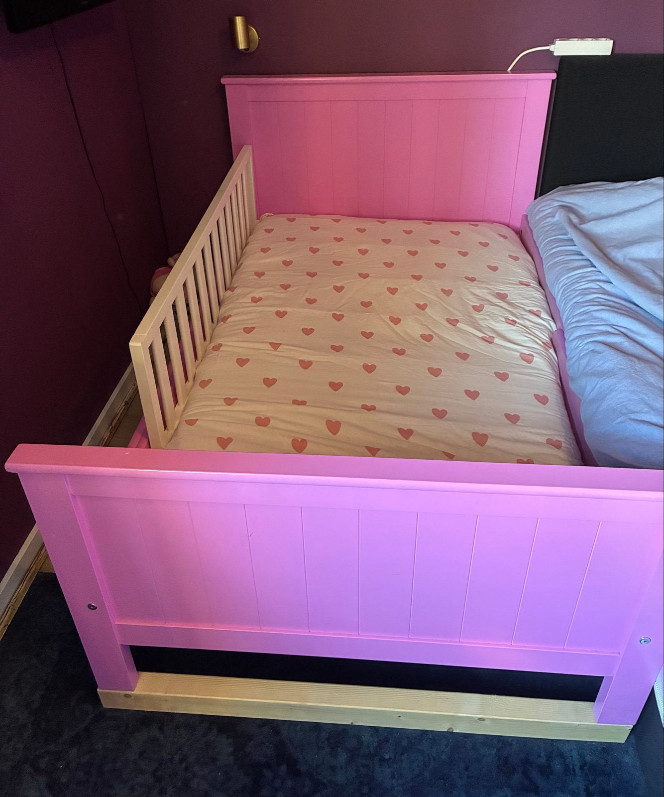 Roze kinderbed, Gebruikt, 70 tot 85 cm, Matras, 140 tot 160 cm