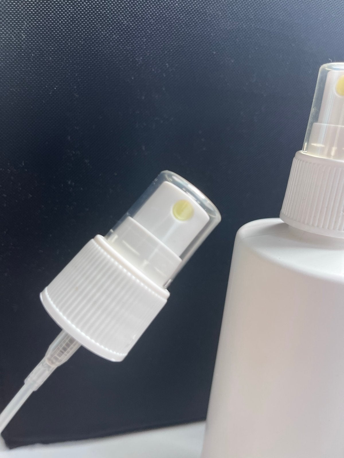Plastic flesjes (wit) met verstuiver 450 stuks, Ophalen, Nieuw, Wit, Handen en Nagels