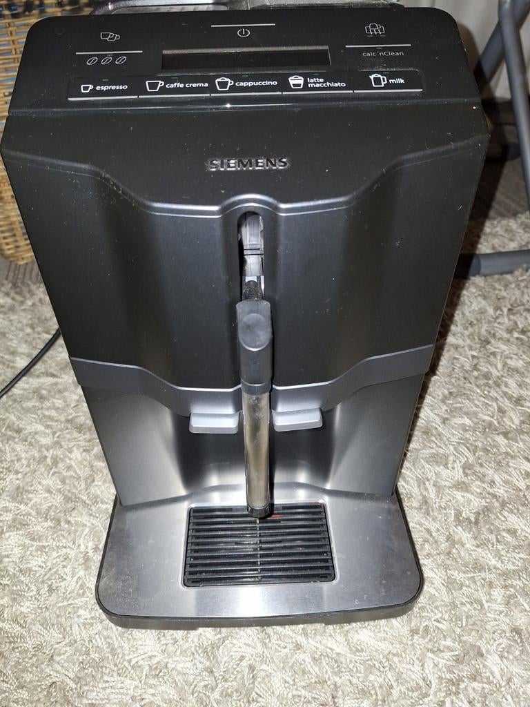 Siemens EQ3 koffiemachine, Afneembaar waterreservoir, Koffiemachine, Zo goed als nieuw, Koffiebonen