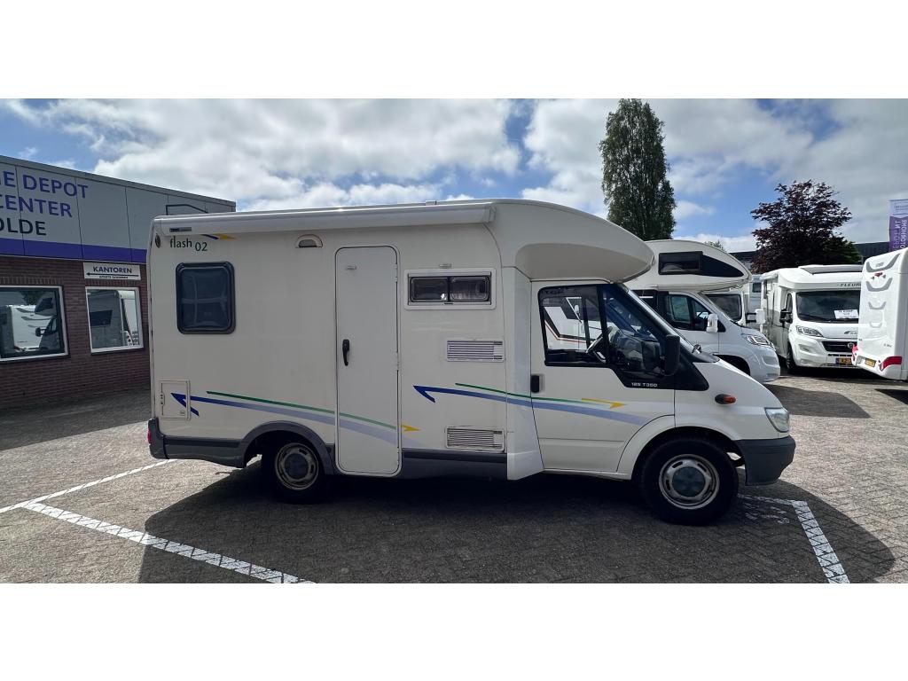 Chausson Flash 02 compacte, goed onderhouden nette camper, Ford, Tot en met 3, Half-integraal, Koelkast