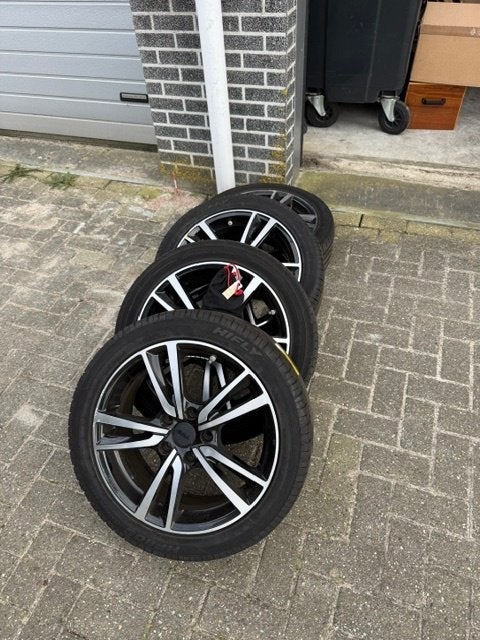 gebruikte zomerbanden op velg, Auto-onderdelen, Banden en Velgen, Ophalen, Gebruikt, Banden en Velgen, 17 inch