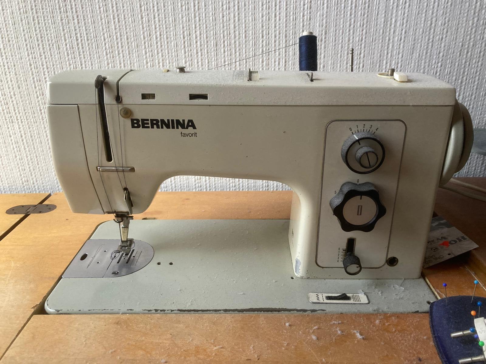 Bernina Favorit, met Kohler lockmachine, Hobby en Vrije tijd, Ophalen, Gebruikt, Naaimachine, Bernina