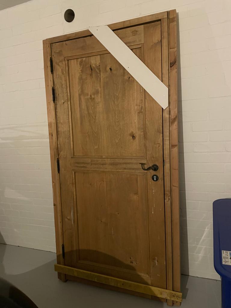 Grote robuuste houten deur incl. kozijn, Ophalen, Gebruikt, 80 tot 100 cm, 215 cm of meer
