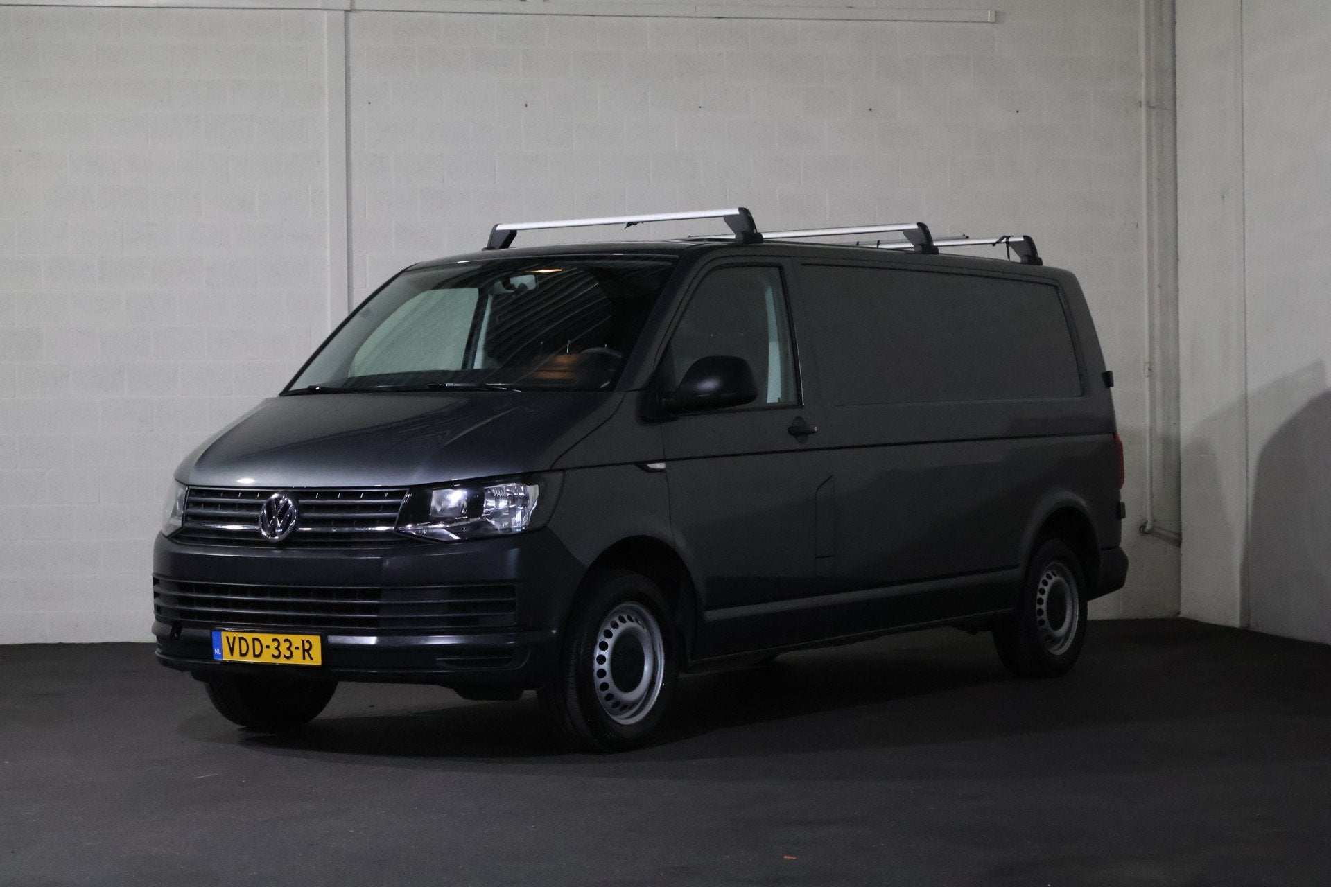 Volkswagen Transporter 2.0 TDI L2 H1 Airco (bj 2019), Auto's, Voorwielaandrijving, Stof, Gebruikt, Euro 6