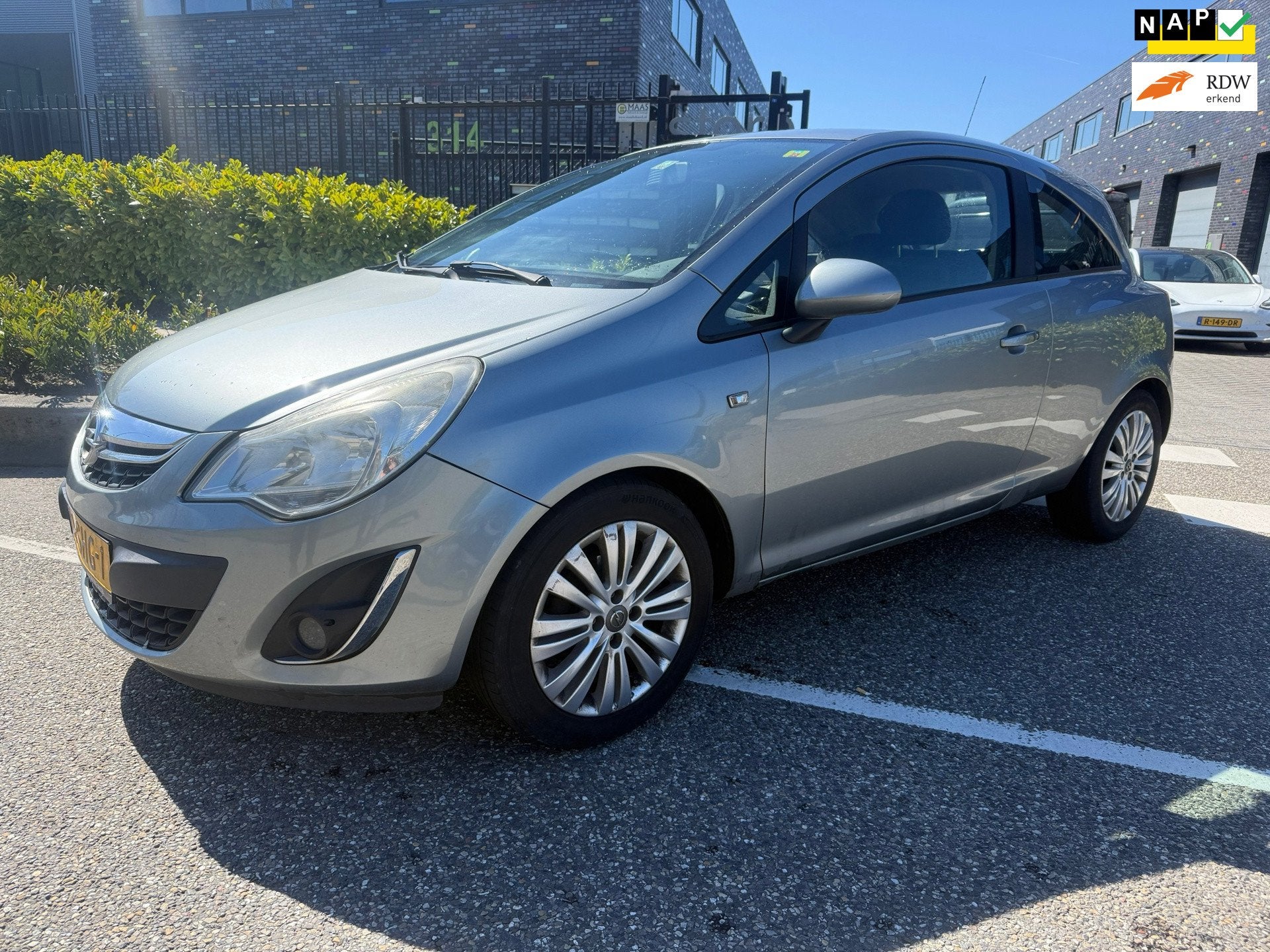 Opel Corsa 1.2-16V Cosmo Automaat, Auto's, Euro 5, 750 kg, 4 cilinders, 1229 cc