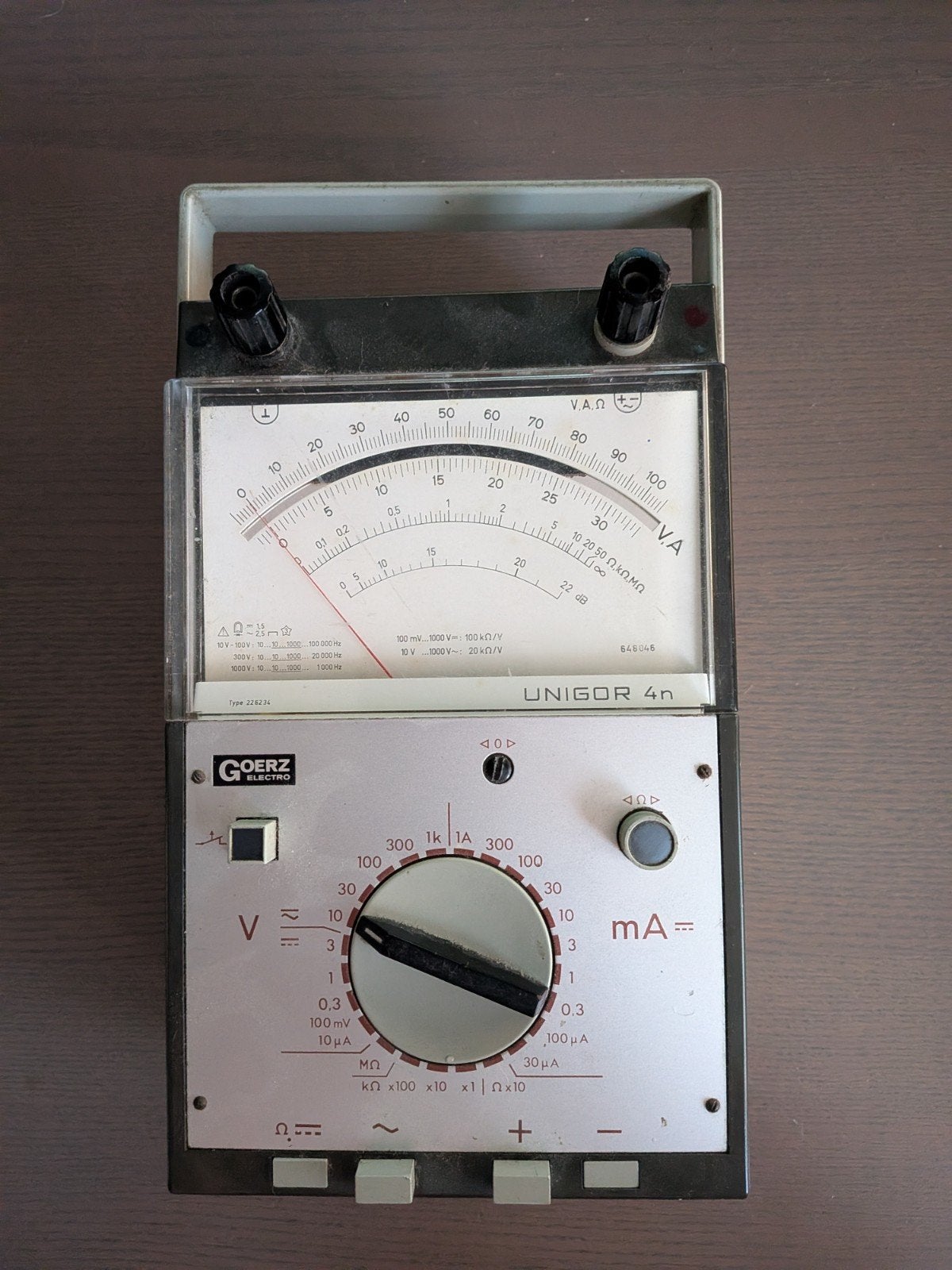 Goerz Electro Unigor 4N Multimeter, Doe-het-zelf en Verbouw, Meetapparatuur, Ophalen of Verzenden, Gebruikt, Elektriciteit