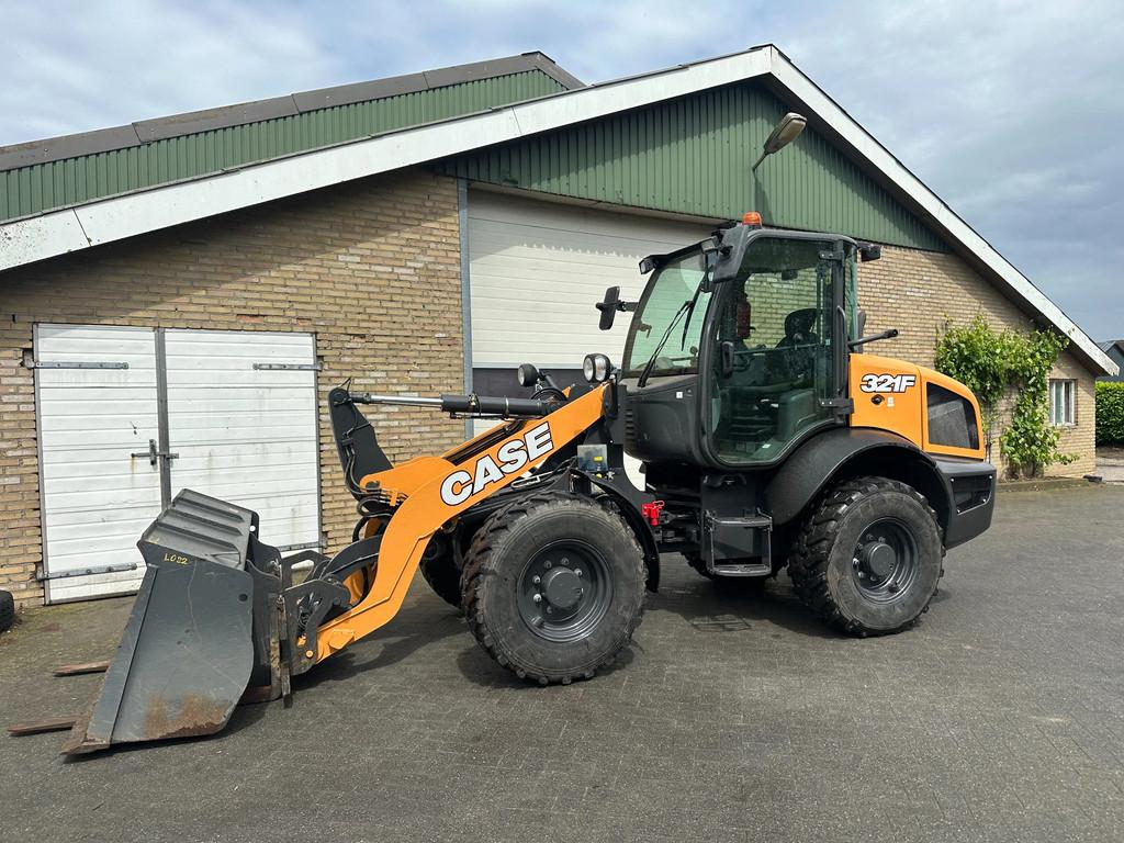 Case 321F (bj 2018), Wiellader of Shovel