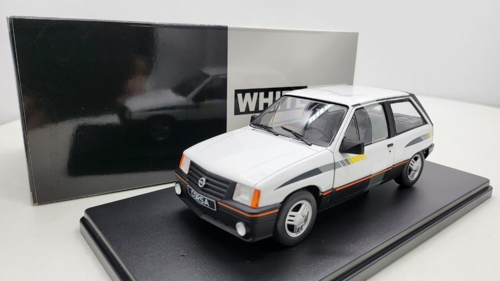 Opel Corsa A SR, wit,1985 van WhiteBox, Hobby en Vrije tijd, Modelauto's | 1:24, Nieuw, Auto, Overige merken, Ophalen of Verzenden