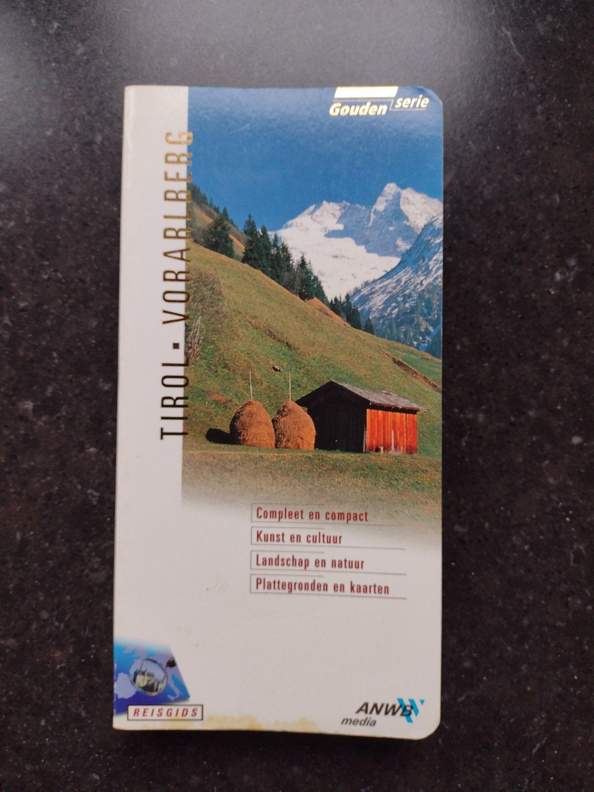 ANWB Reisgids Tirol - Vorarlberg (Gouden serie), Gelezen, Europa, Ophalen of Verzenden, Reisgids of -boek