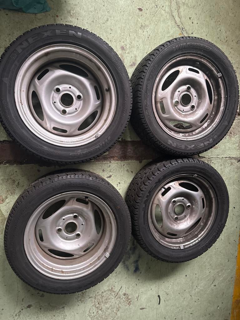 Set van 4 Nexen winterbanden met stalen velgen 185/55R15, Ophalen, Gebruikt