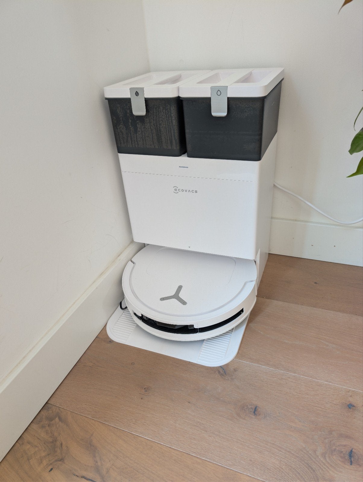Ecovacs Deebot T50 Omni Gen 2 Robotstofzuiger Dweilfunctie, Ophalen, Robotstofzuiger, Minder dan 1200 watt, Reservoir