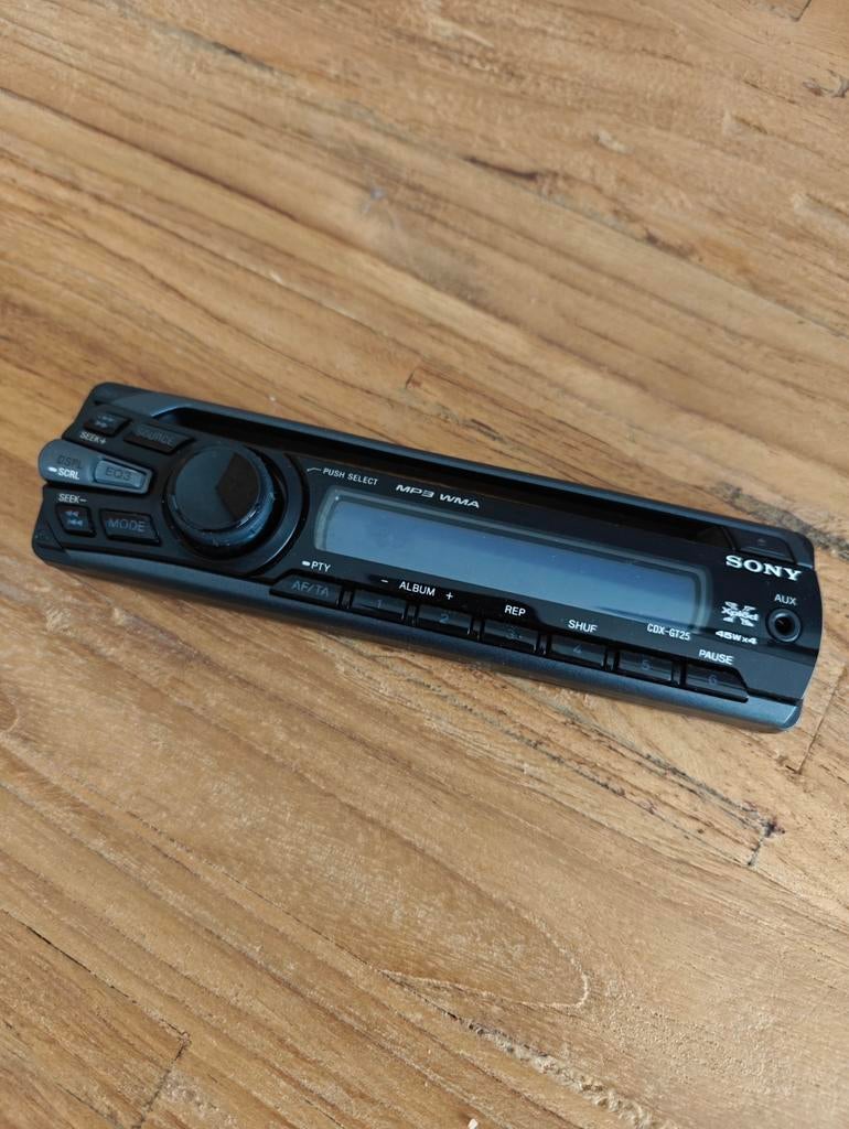 Sony autoradio CDX-GT25 met AUX, Ophalen