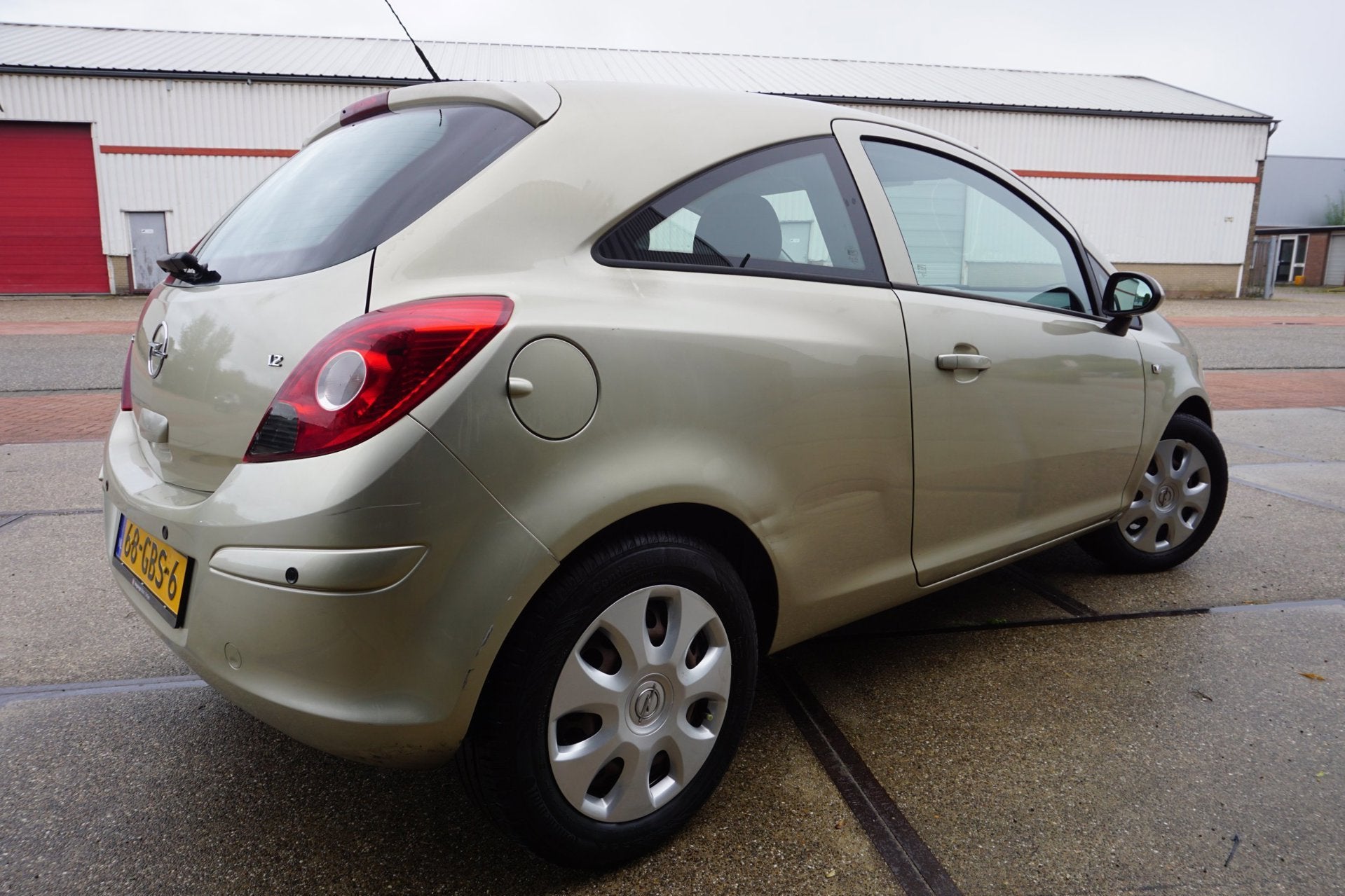 Opel Corsa 1.2-16V Enjoy, Voorwielaandrijving, Zwart, 1229 cc, Beige
