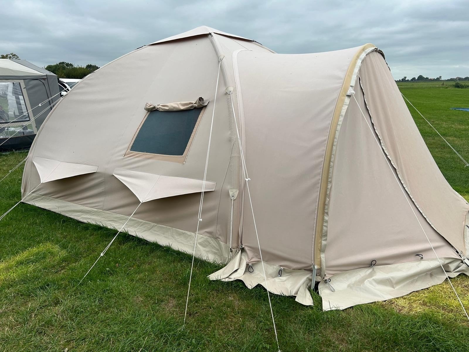 Karsten 350 tent met nieuw stoksysteem (2024), Ophalen