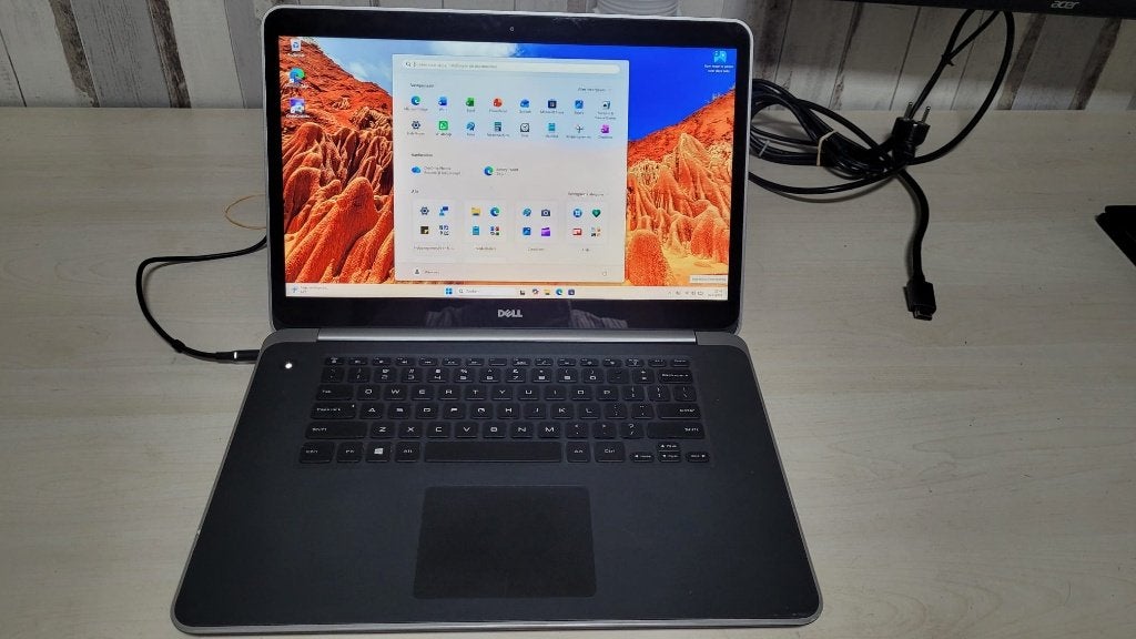 Dell XPS 15 9530 Touch | i7 | 16GB | 512GB SSD | Loopt vast, Computers en Software, Windows Laptops, Niet werkend, 15 inch, SSD