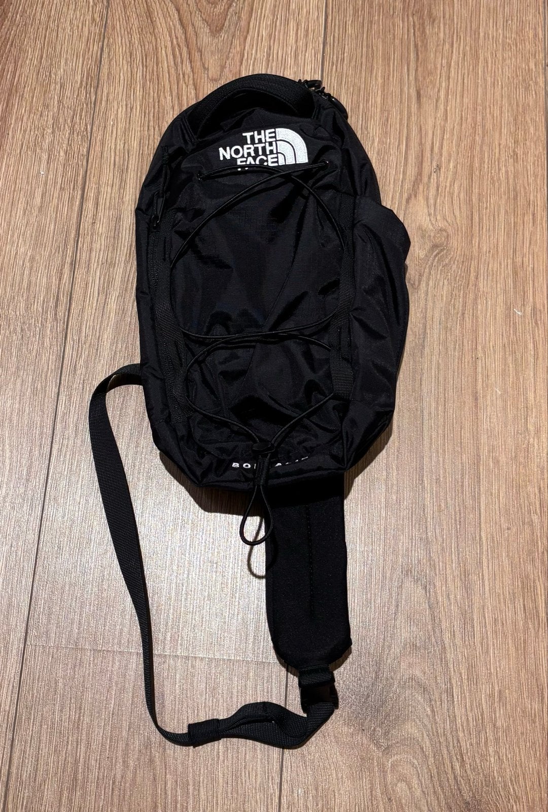 The North Face Borealis Slingtas Zwart/Wit 6L, Overige merken, 25 tot 40 cm, Ophalen of Verzenden, Zo goed als nieuw