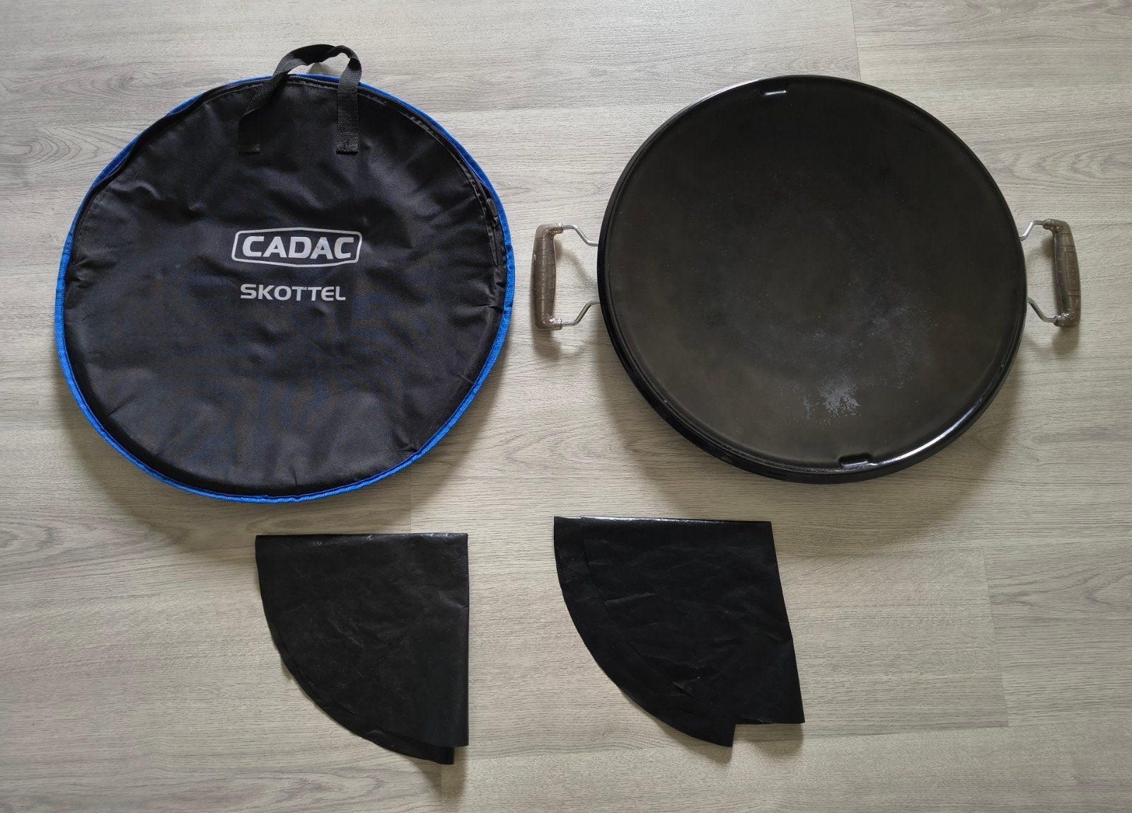 Cadac Skottelbraai met draagtas en 2 anti aanbak vliesjes, Caravans en Kamperen, Ophalen, Gebruikt