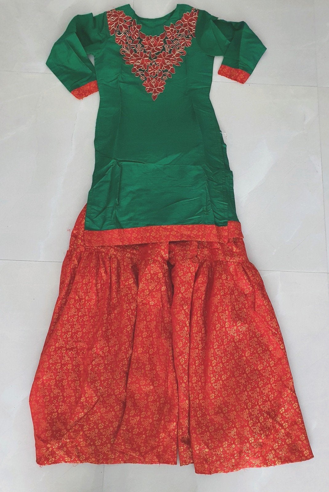 Meisjes Indiase Feestkleding Gharara - Groen/Rood, Kinderen en Baby's, Ophalen of Verzenden, Zo goed als nieuw, Onbekend, Meisje