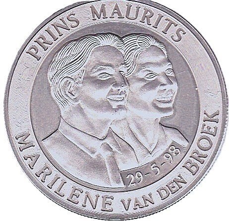 TIMOR PRINS MAURITS MARILENE VAN DEN BROEK GEMEENTE IN TIMOR, Ophalen of Verzenden, Overige materialen