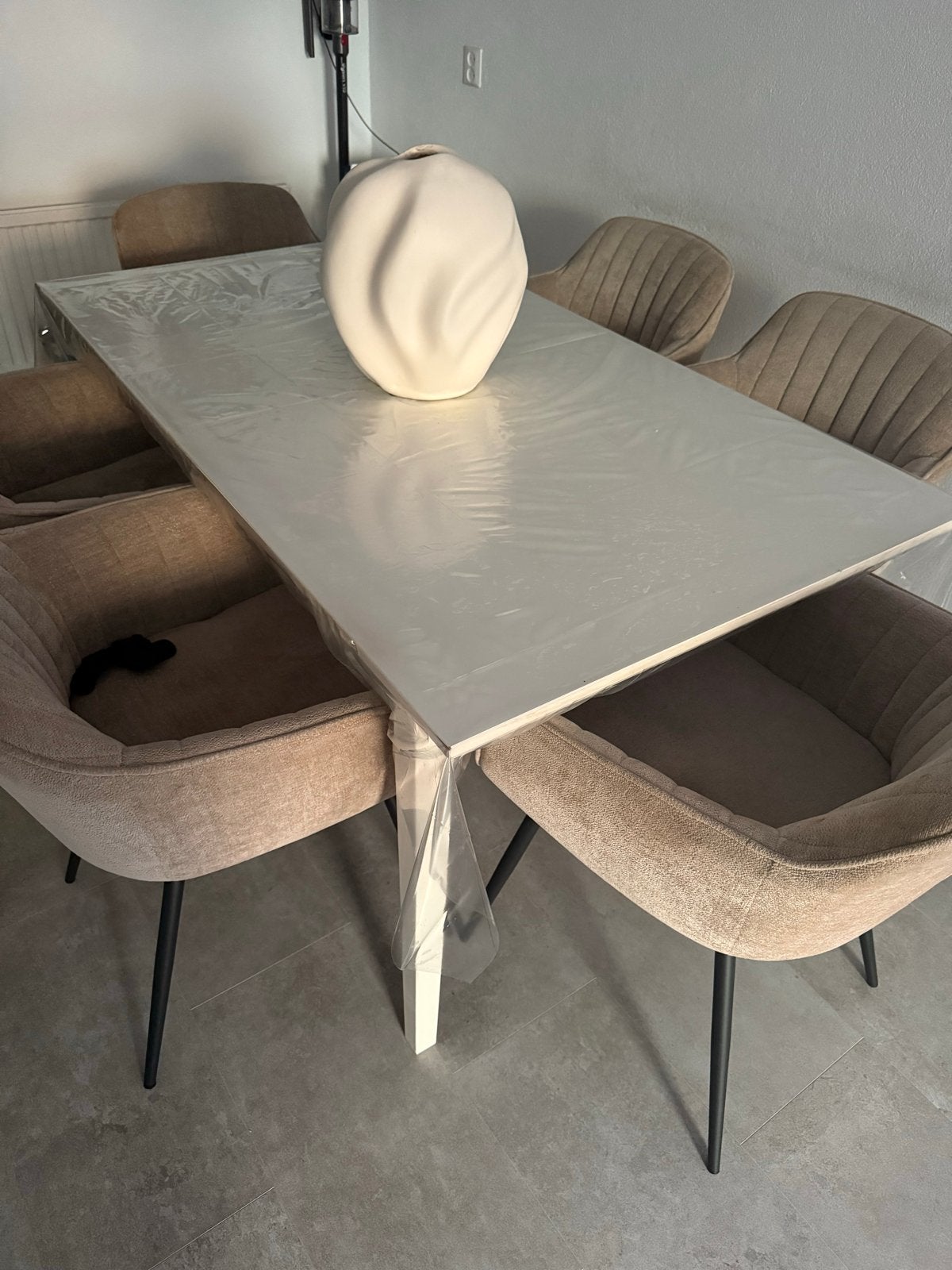 Elegante uitschuifbare eettafel met 6 stoelen, Ophalen, Overige materialen, 50 tot 100 cm, Zo goed als nieuw