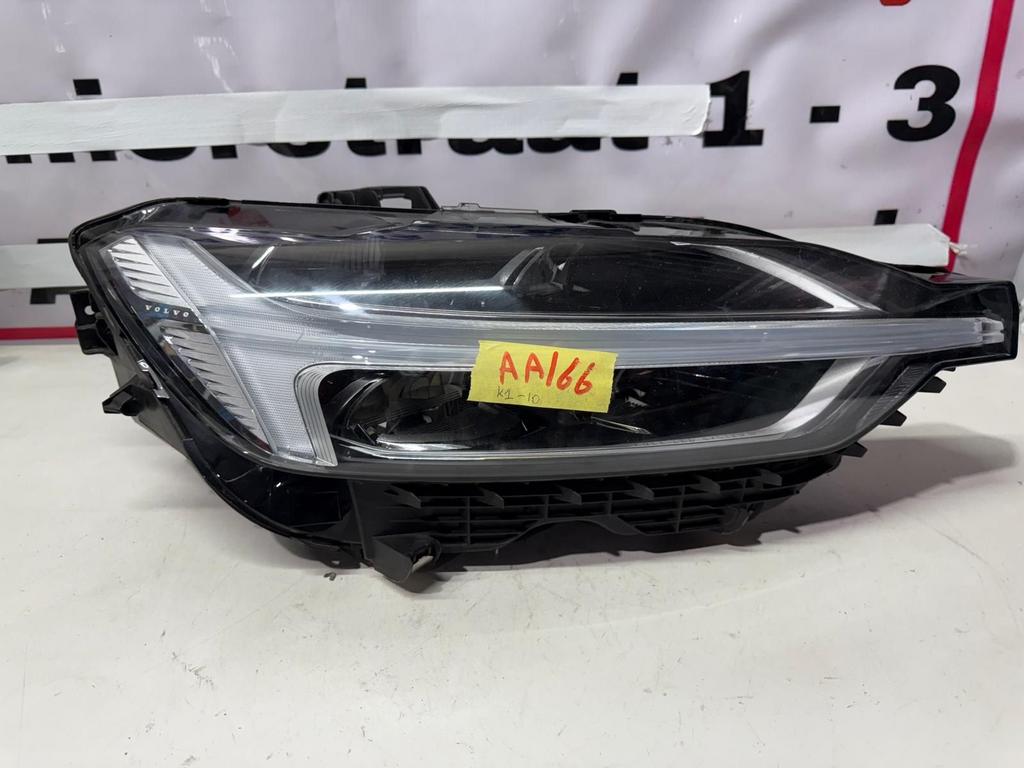 Volvo XC60 Koplamp, Gebruikt, -, -, Ophalen of Verzenden