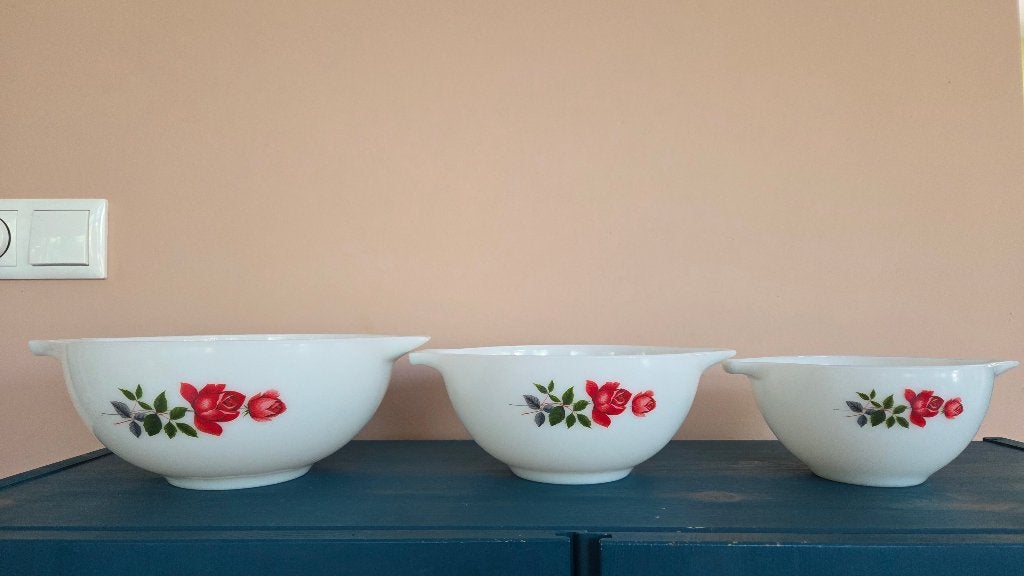Set Jaren 60 JAJ Pyrex "June Rose" Cinderella Schalen, Ophalen of Verzenden