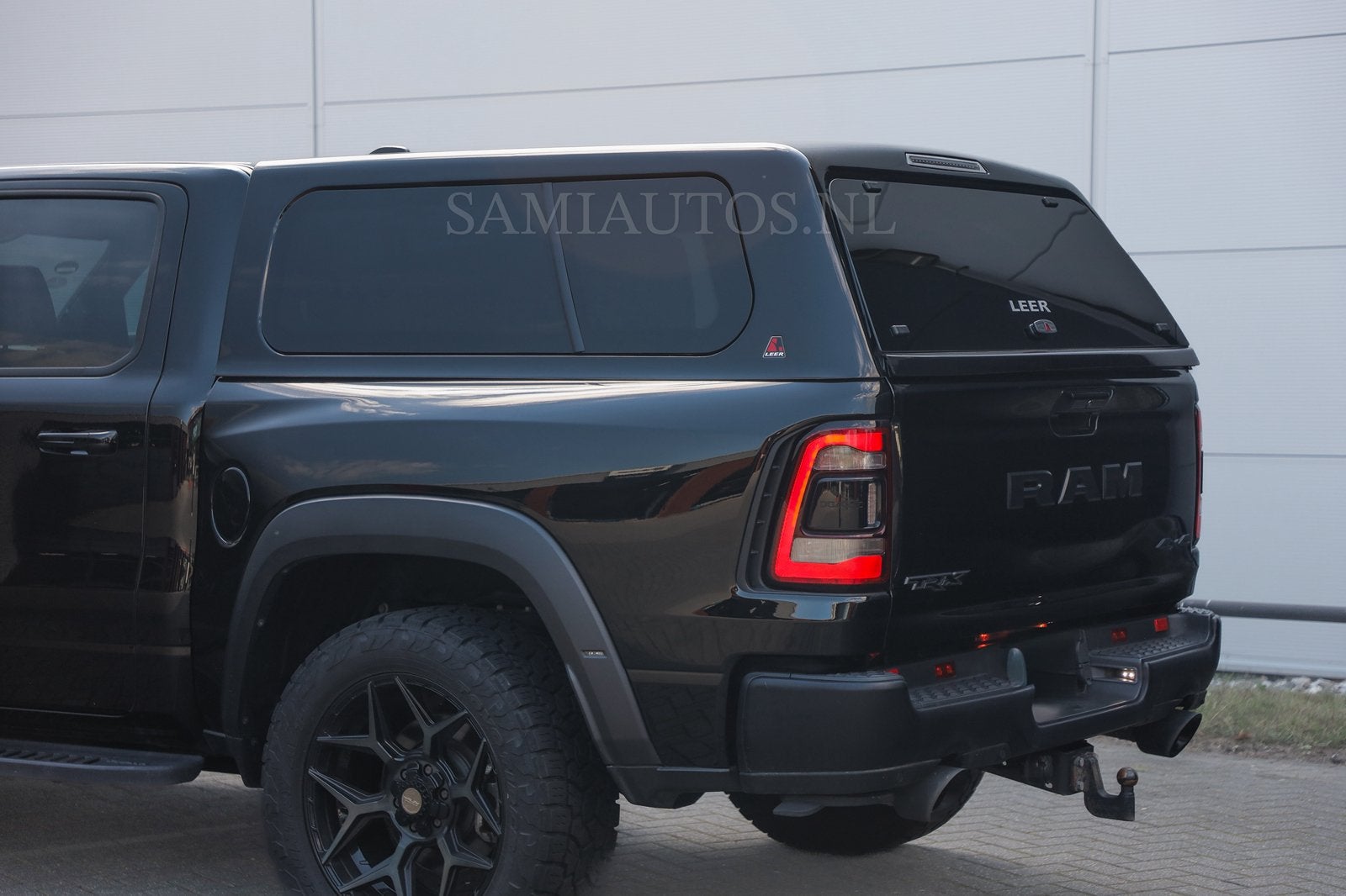 DODGE RAM HUIF LAAD BAK COVER GESLOTEN RUIT LEER TOP STAAT, Auto-onderdelen, Ophalen, Gebruikt, Achterklep, Achter