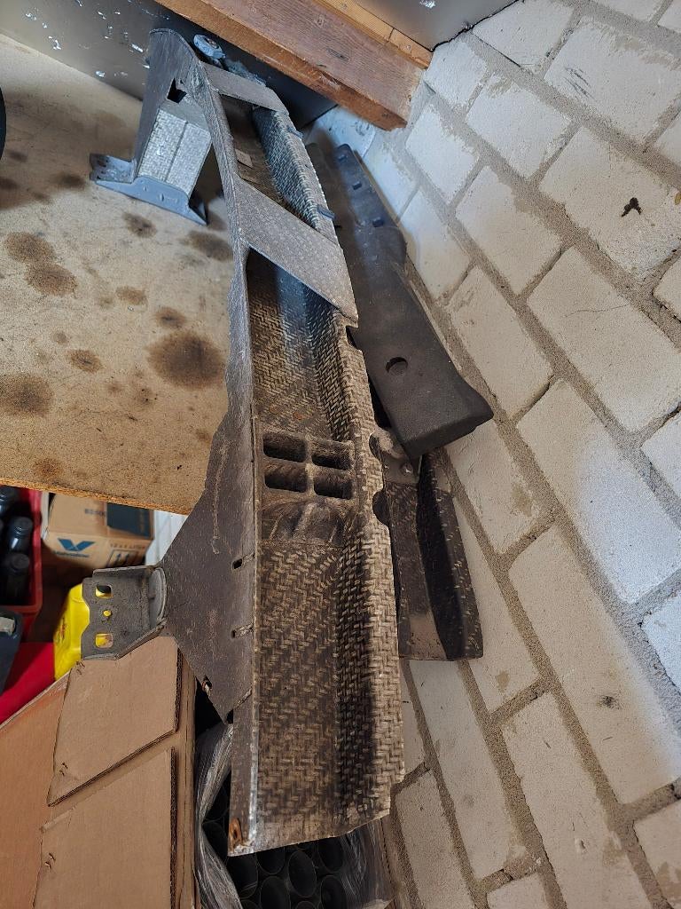 binnen binnen bumper balk carbon bmw M3 E93  E92, Auto-onderdelen, Carrosserie en Plaatwerk, Ophalen, Gebruikt, Voor, Bumper