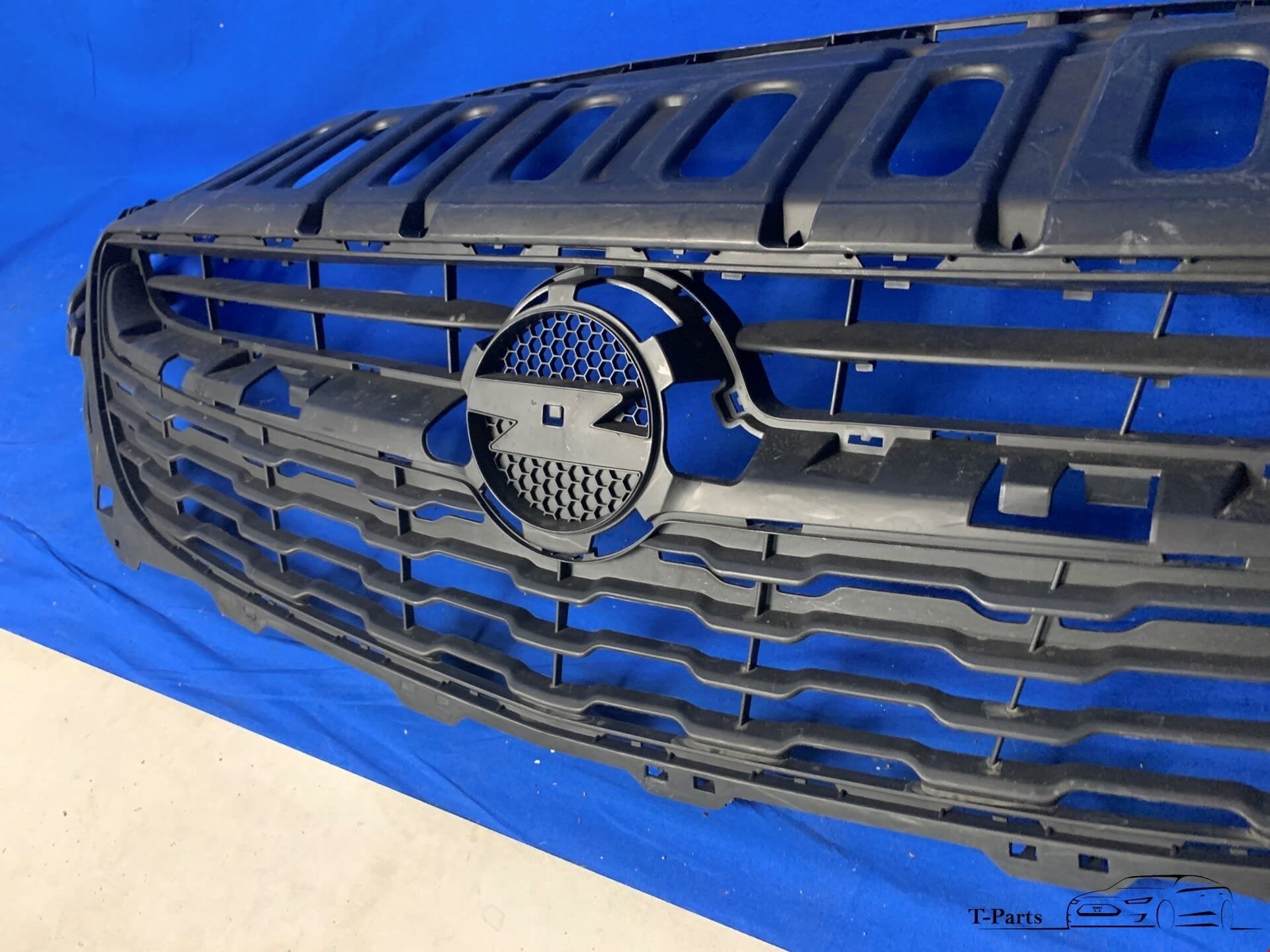 Opel Corsa E grill NIEUW 2014+ Bumper 39045431, Info@fabrikant.eu, Fabrikant BV, Opel, Nieuw