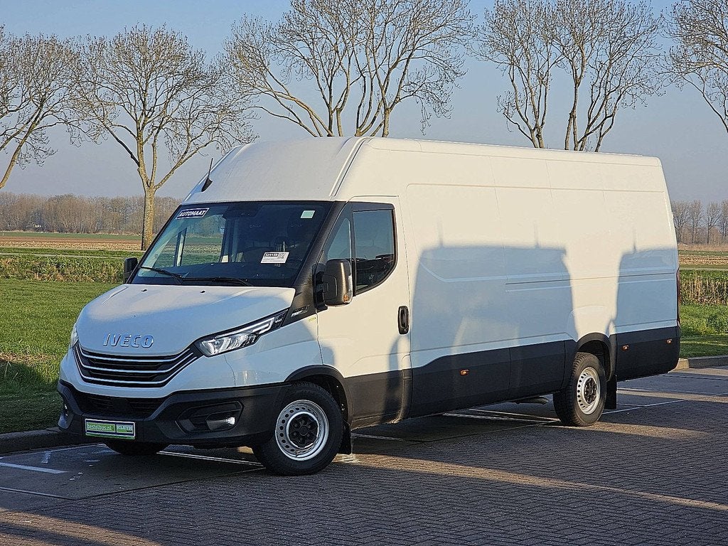 IVECO DAILY 35S16 l4h2 navi camera ac!, Auto's, Bestelauto's, Automaat, Gebruikt, Euro 6, 156 pk