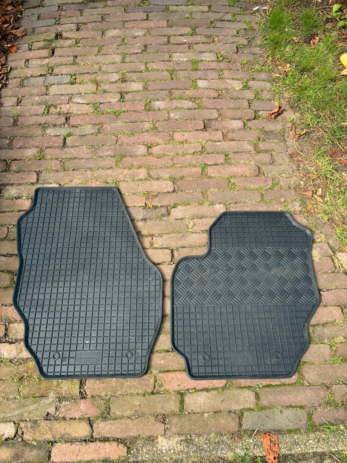 Rubberen mattenset en kofferbakmat Volvo V70 2011, Ophalen