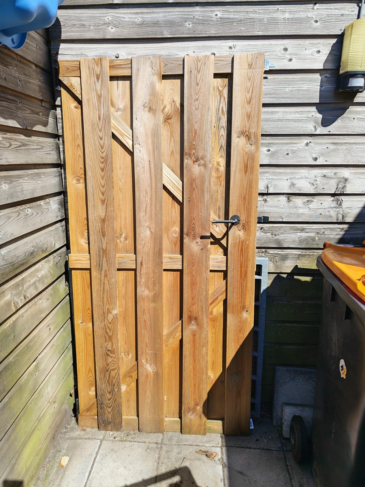 Houten tuinpoort met beslag schuttingdeur, Tuin en Terras, Ophalen, Met poort, Zo goed als nieuw, Tuinhek