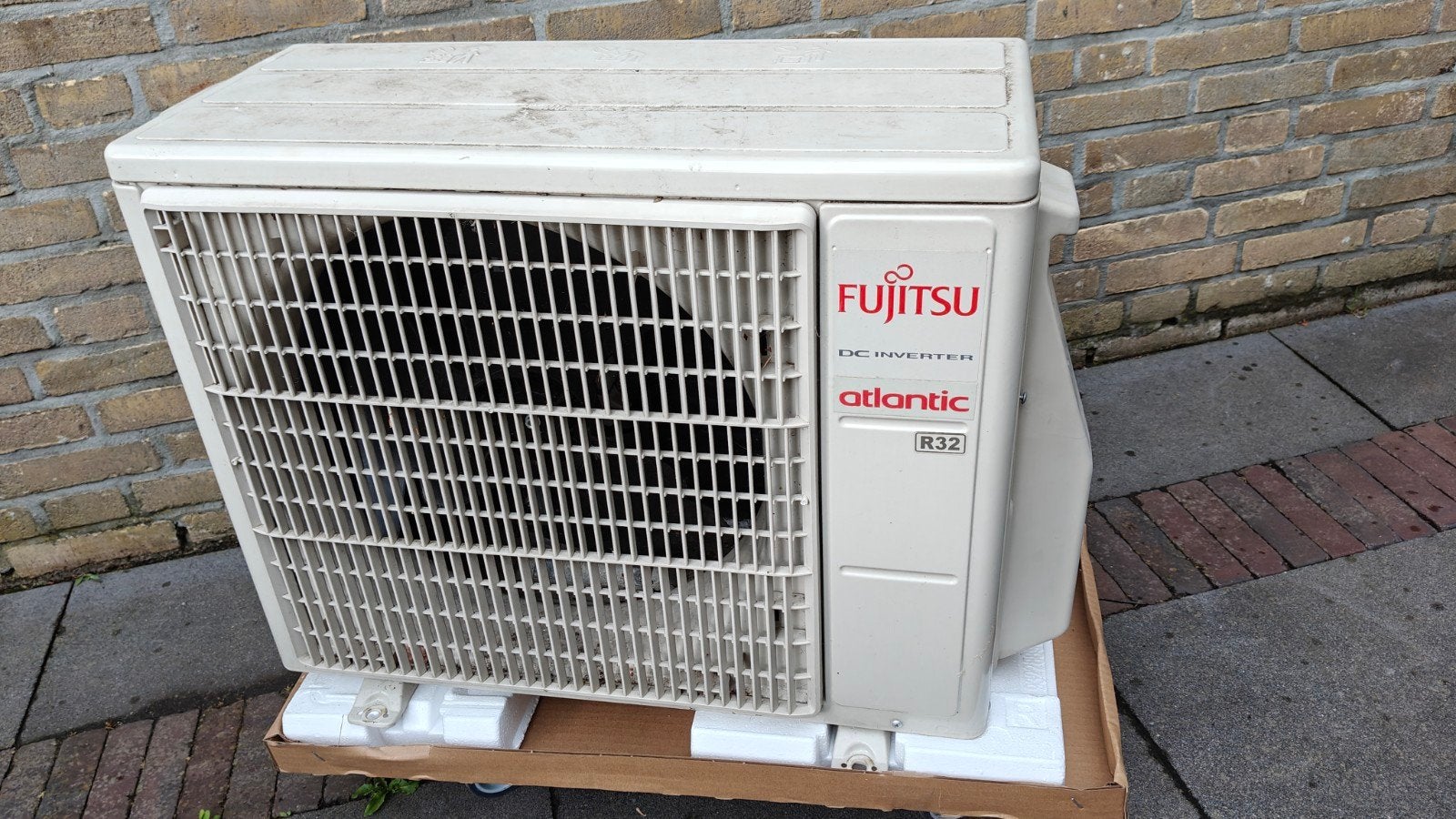 Fujitsu Atlantic Buitenunit Airco - Defect voor onderdelen, Witgoed en Apparatuur, Airco's, Ophalen