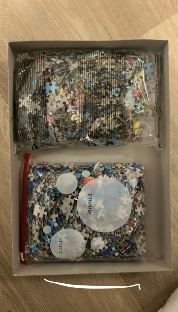 2x1000 stukjes legpuzzel: Crazy World & Piccadilly Circus, Hobby en Vrije tijd, Denksport en Puzzels, Ophalen of Verzenden, 500 t/m 1500 stukjes