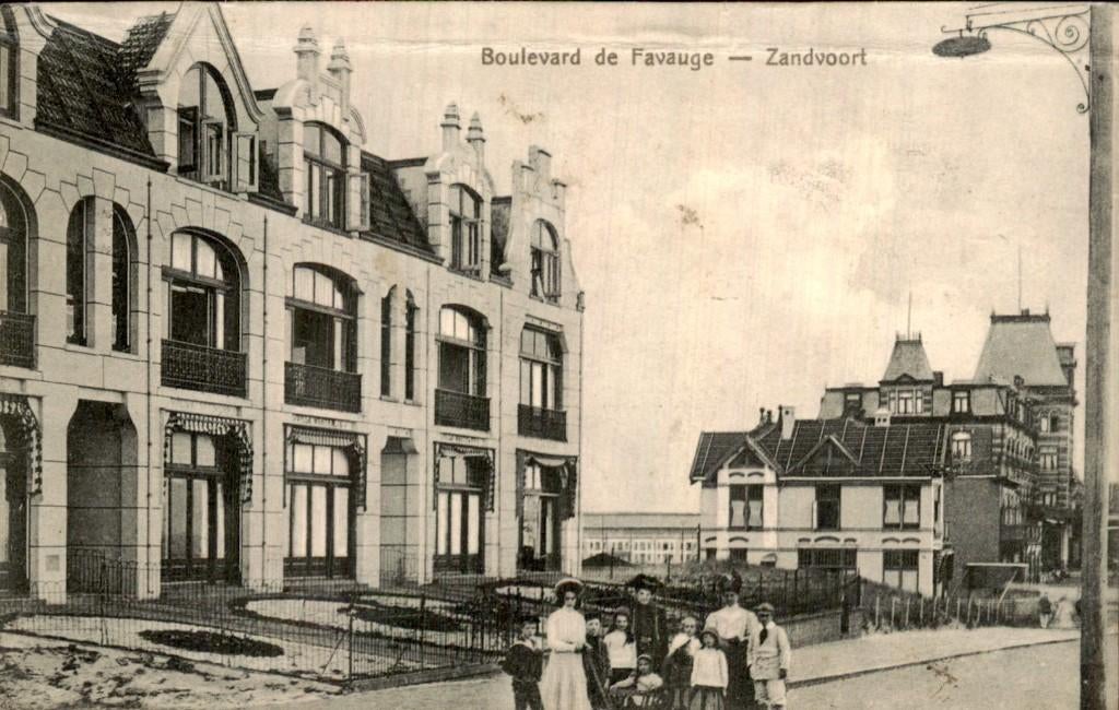 Zandvoort - Boulevard de Favauge - Straatzicht, Ophalen of Verzenden, 1920 tot 1940, Gelopen, Noord-Holland