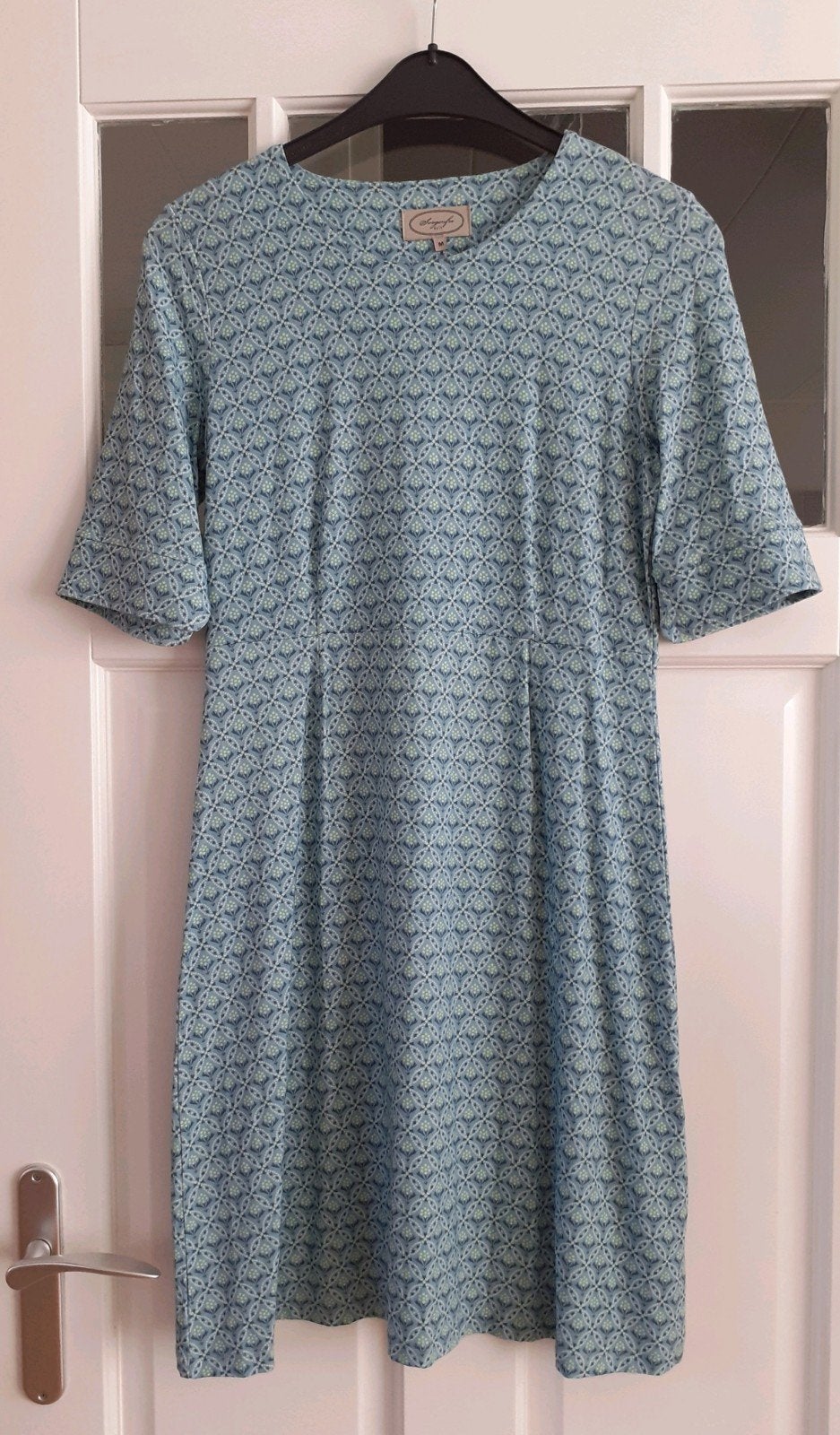Sorgenfri jurk in nieuwstaat maat M, Kleding | Dames, Maat 38/40 (M), Meerkleurig, Ophalen of Verzenden, Zo goed als nieuw