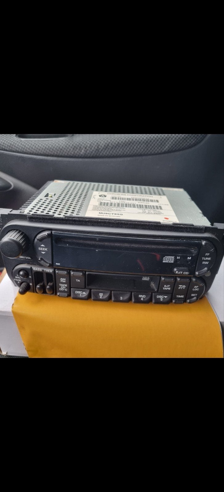 Chrysler auto radio MU80CY95G - CD/Cassette speler, Ophalen