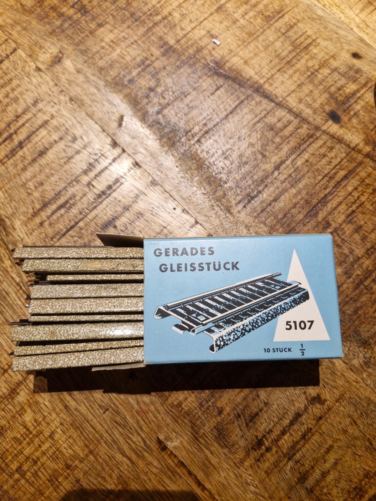 Märklin 5107 Rechte Rails - 10 Stuks, Wisselstroom, Gebruikt, Rails, Ophalen of Verzenden