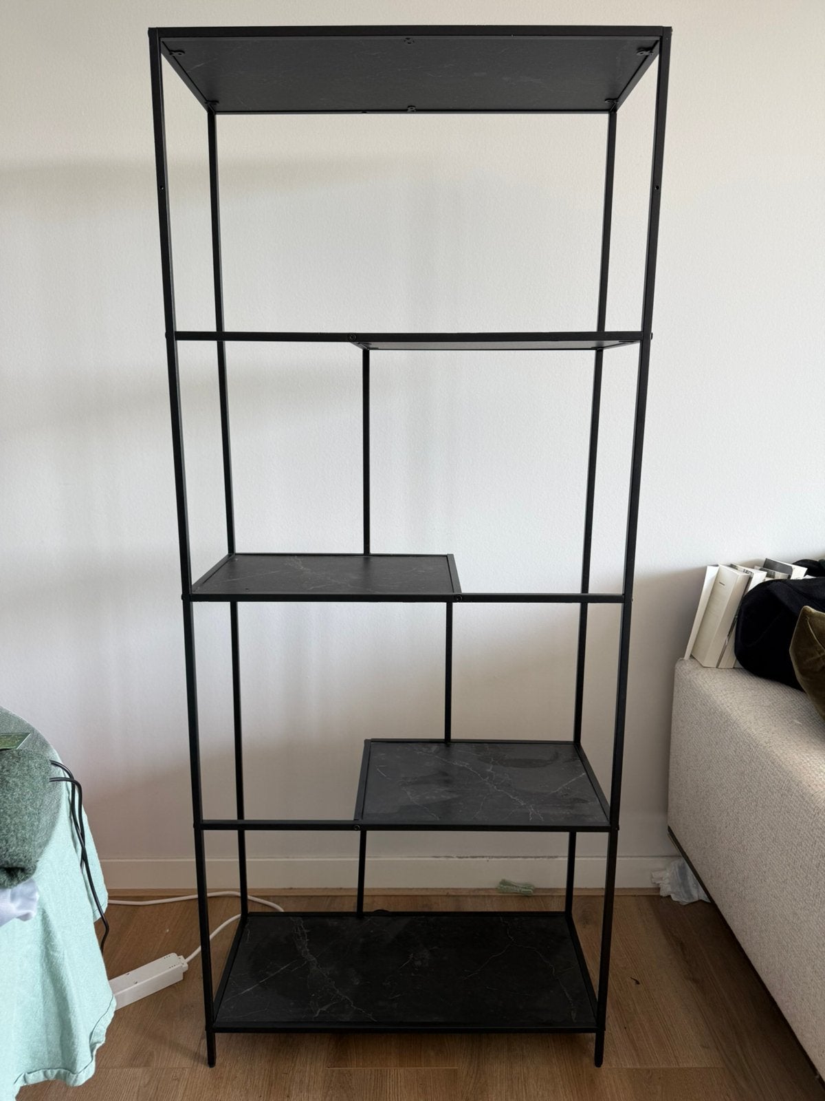 Metalen open kast met marmeren look, Ophalen, Zo goed als nieuw