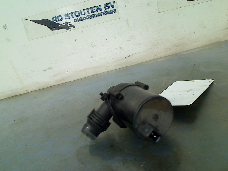 Extra Waterpomp BMW X5 (E70) (2006-12/2008-09) 702078240, Gebruikt, Petuelring 130, München 80809, , Duitsland, BMW, Bayerische Motoren Werke AG