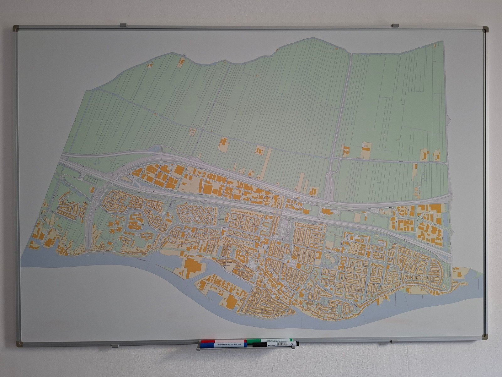 Whiteboard met plattegrond van Sliedrecht, Ophalen, Gebruikt, Whiteboard