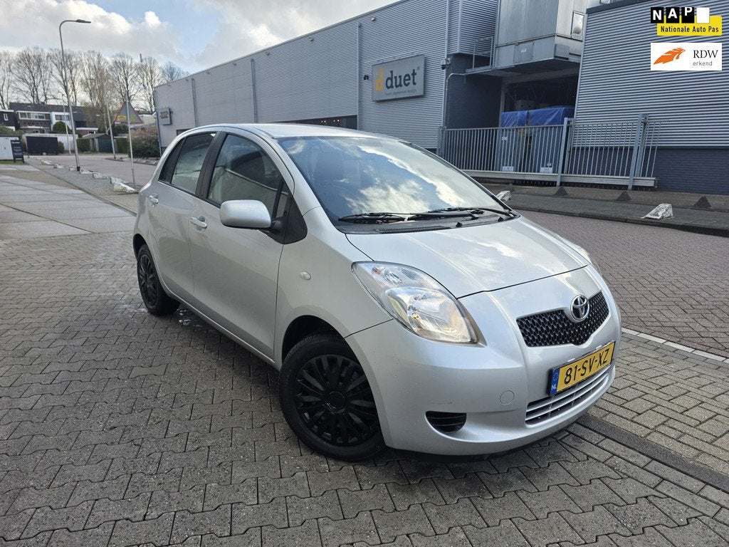 Toyota Yaris 1.3 VVTi Sol MMT AUTOMAAT NEW APK 5 DR, Auto's, Toyota, Bedrijf, Te koop, Yaris, ABS, Airbags, Airconditioning, Boordcomputer