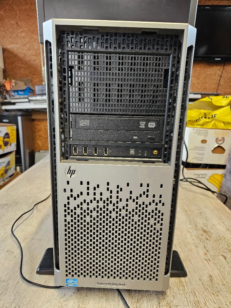 HP ML350 Gen8 tower server, Computers en Software, Servers, Ophalen, Gebruikt, 2 tot 3 Ghz, Hot swappable onderdelen